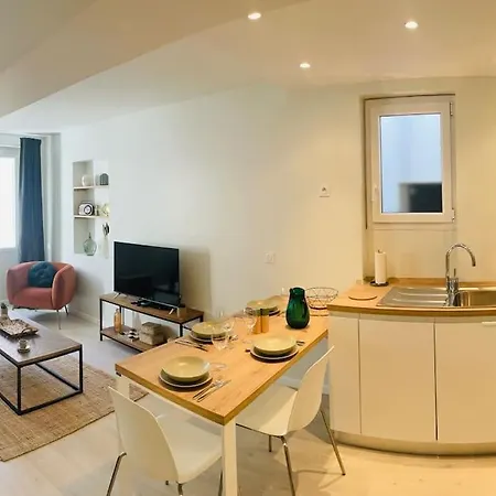 Carre D'or Apartment *